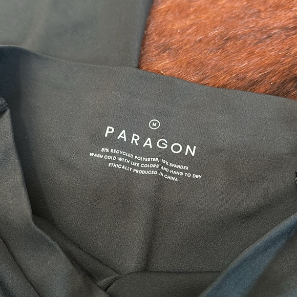 NWT ParagonFitwear Sculptseam Flare Legging - Picture 4 of 4